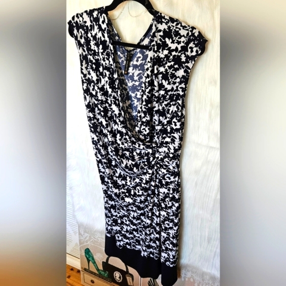 Lori M Collection Classic B&W Floral Print Ruched Midi Dress - Picture 2 of 6